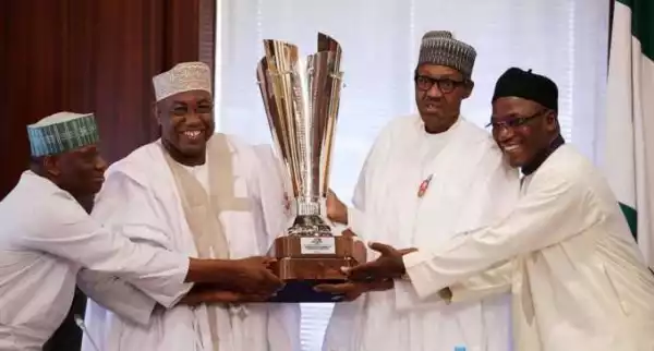 President Buhari Receives The National Open Water Swimming Competition Trophy (Photos)